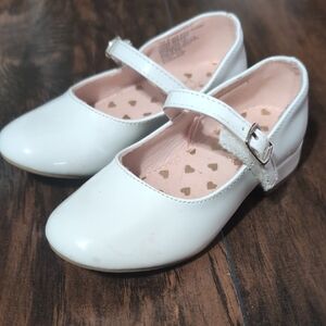 Classic White Mary A ⁶7 Shoes
